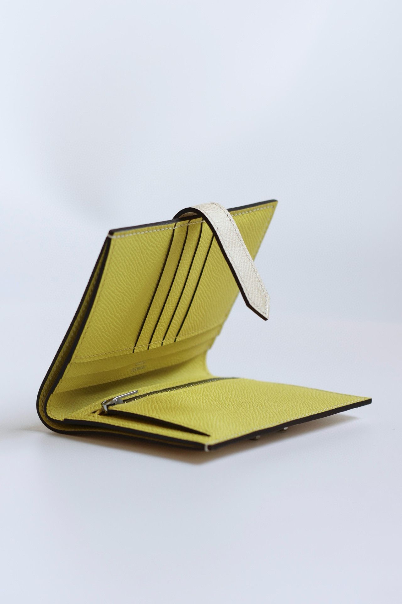 Hermes Bearn Compact Verso Handmade Wallet in Nata Epsom Calfskin - Image 4