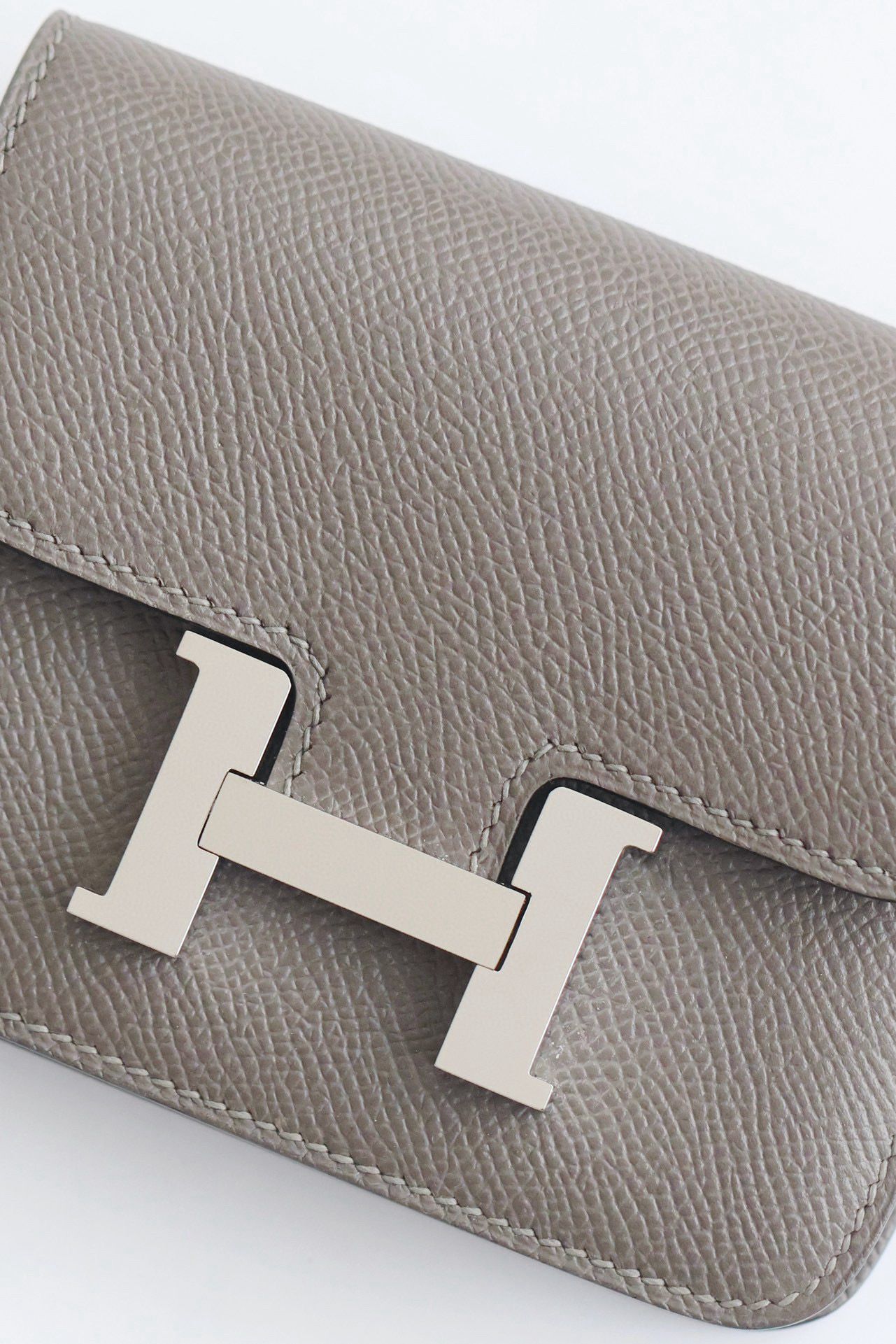 Hermes Constance Slim Wallet in Etain Epsom Calfskin - Image 6