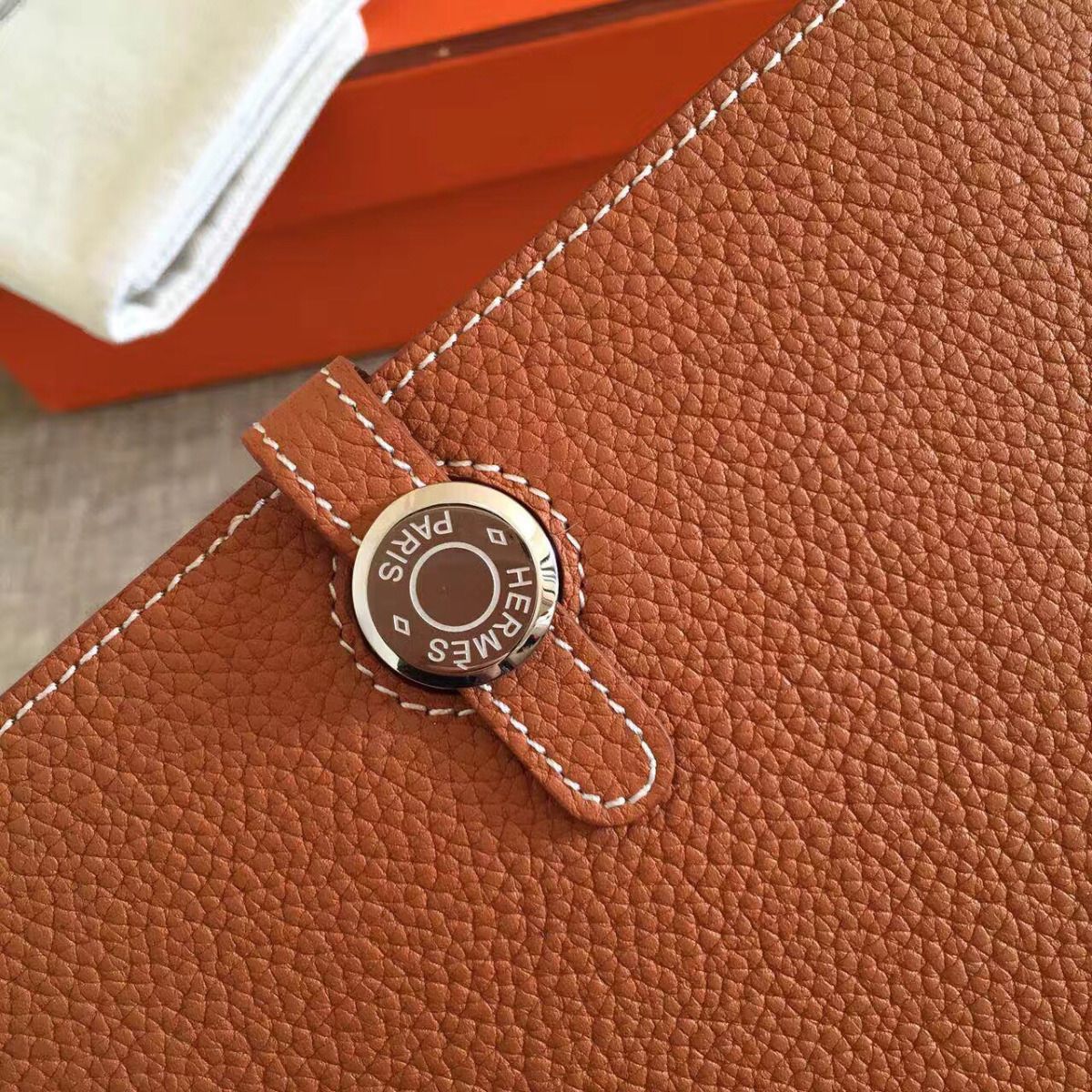 Hermes Dogon Duo Wallet In Gold Clemence Leather - Image 3