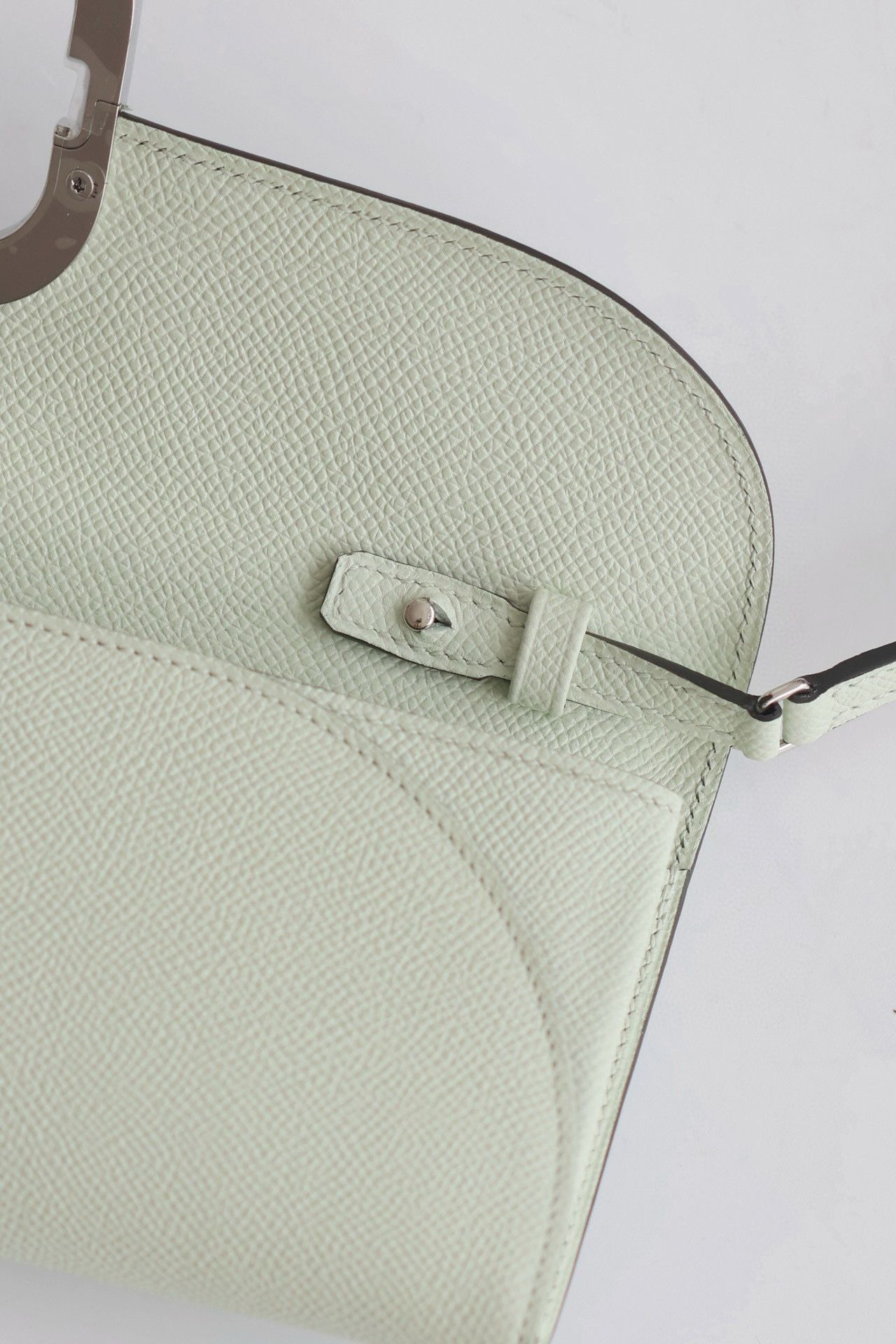 Hermes Maillon To Go Wallet in Vert Fizz Epsom Calfskin - Image 5